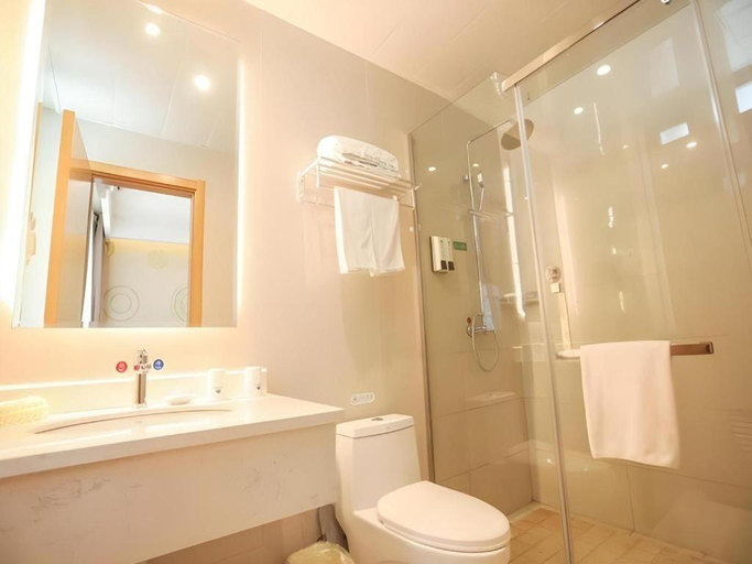 Bathroom, GreenTree Inn Xuzhou Ruojia Express Hotel, Xuzhou