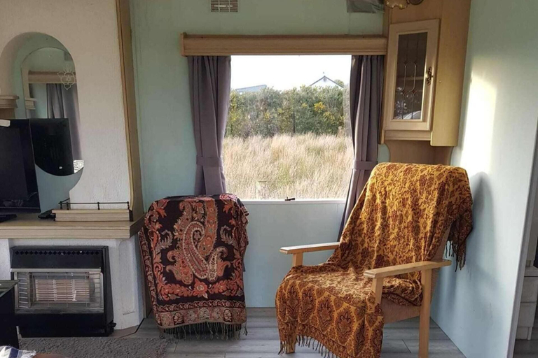 Interior 2, 2 Bed-sleeps 4-free Parking-pet Friendly