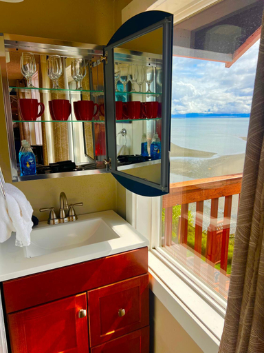 Bathroom 3, Oceanhouse, Kenai Peninsula