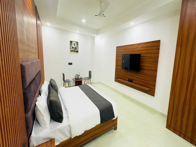 Room 2, Super Collection O Sector 18 Metro Station, Gautam Buddha Nagar