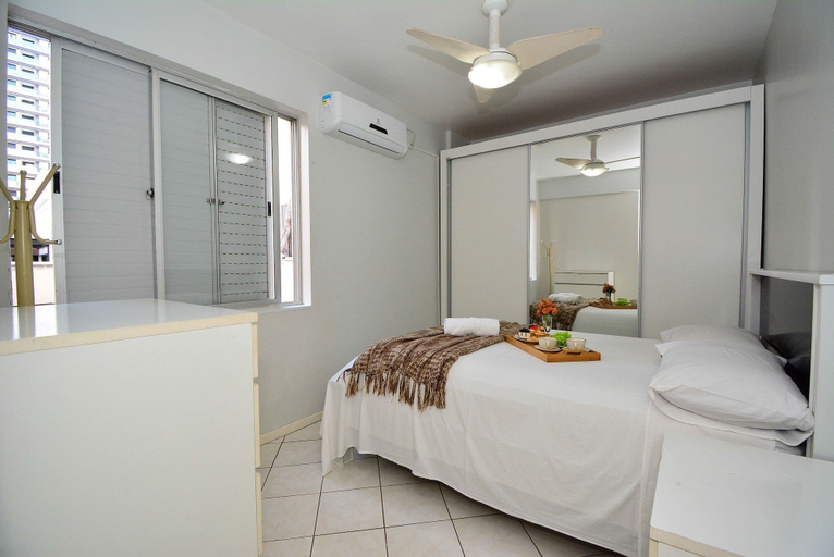 Room 2, Aconchego no Centro de Floripa - CEN014, Florianopolis