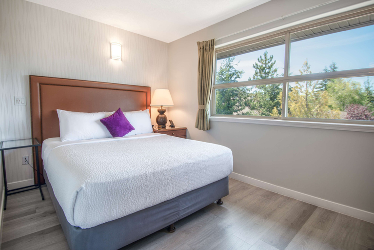 Bedroom 3, Coast Parksville Hotel, Nanaimo