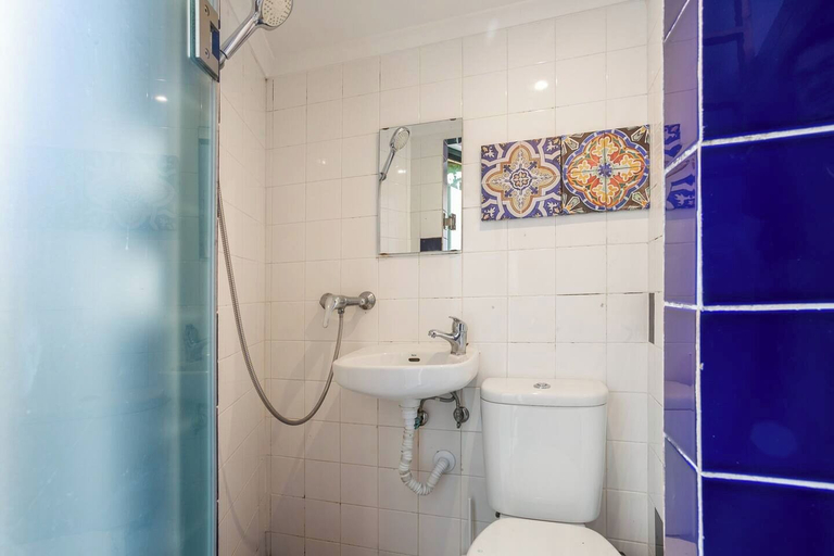 Bathroom, Real01 · Tiny Little Home in the City Centre, Lisbon