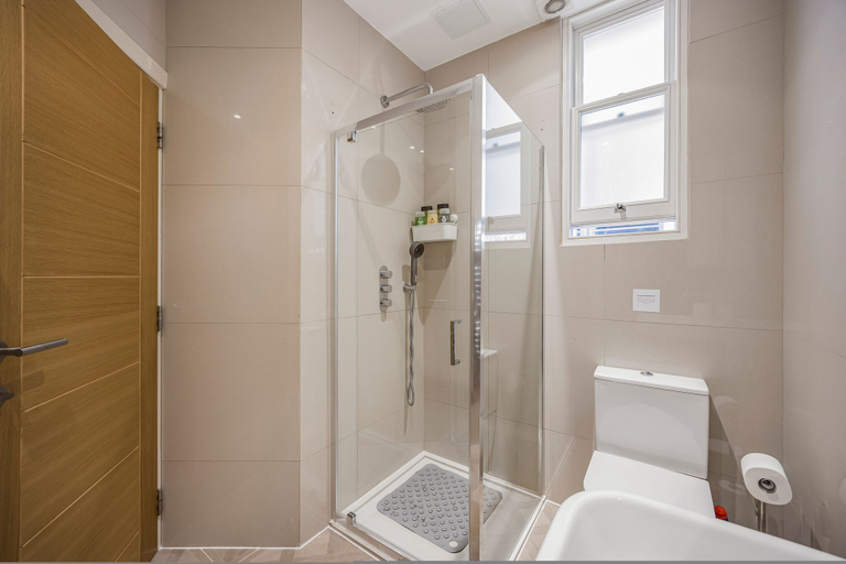 Bathroom 3, Fitzrovia 1BR Retreat Near Soho Tube, London