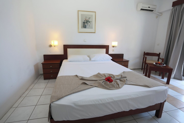 Bedroom 4, Maravel Star Art Hotel, Crete
