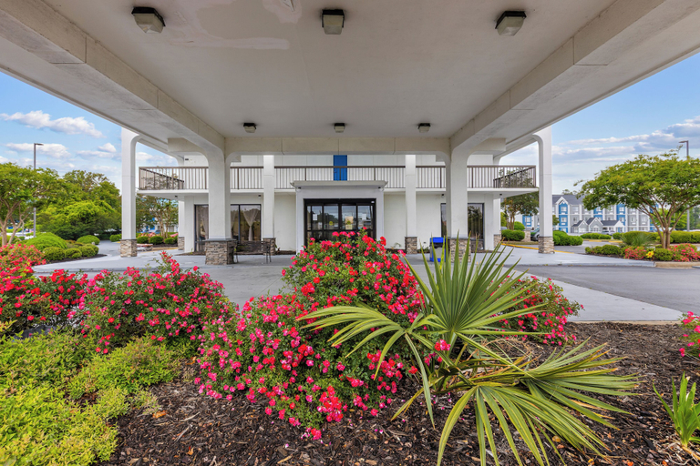 Exterior & Views 2, Studio 6 Suites Jacksonville, NC, Onslow