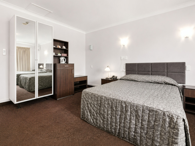 Bedroom 3, Parklands Resort Calliope, Calliope - Pt A