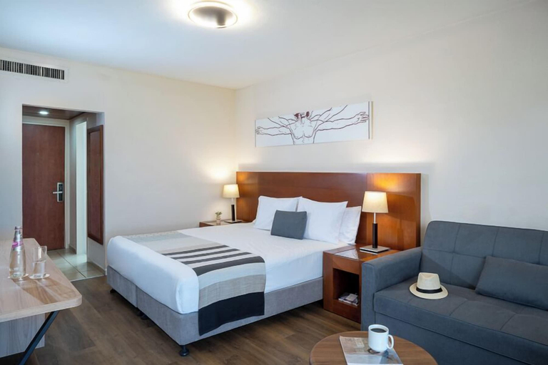 Bedroom 3, Leonardo Hotel Tiberias
