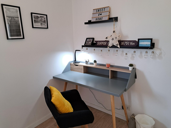Room 2, Panoramic Holiday Villa With Sea Views in Telgruc-sur-mer, Finistère