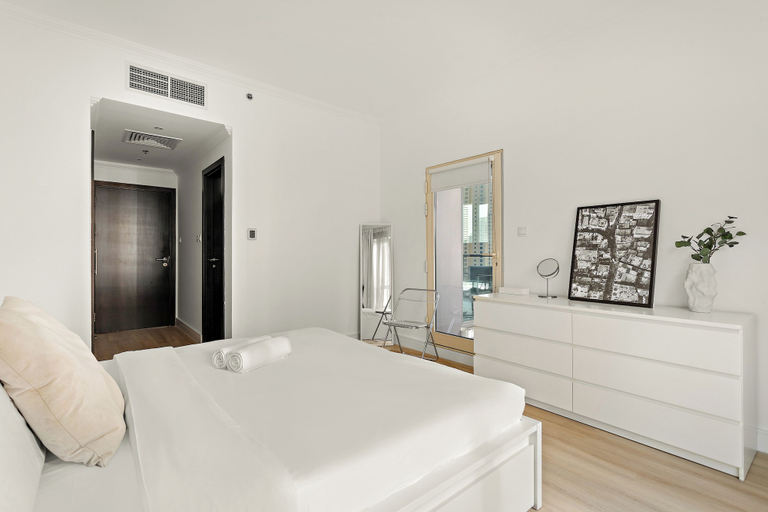 Room 2, Silkhaus Marina Quays West, Dubai