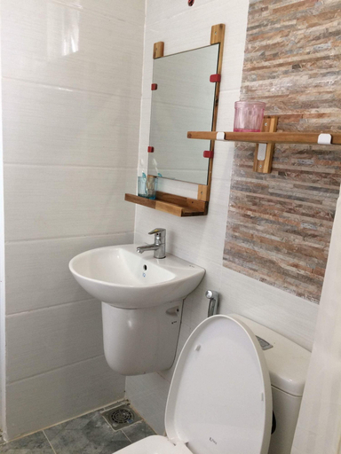Bathroom 3, Lang Bien Homestay, Sơn Tịnh