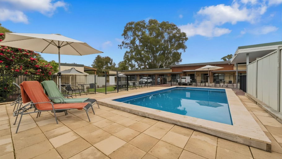 Sport & Beauty, New Crossing Place Motel & Apartments, Mitchell - North