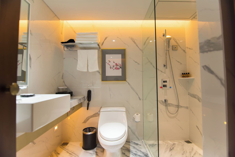 Bathroom 5, Weihaiwei Hotel, Weihai