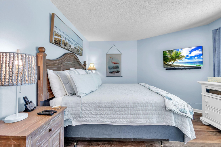 Bedroom 3, Caprice 501, Pinellas