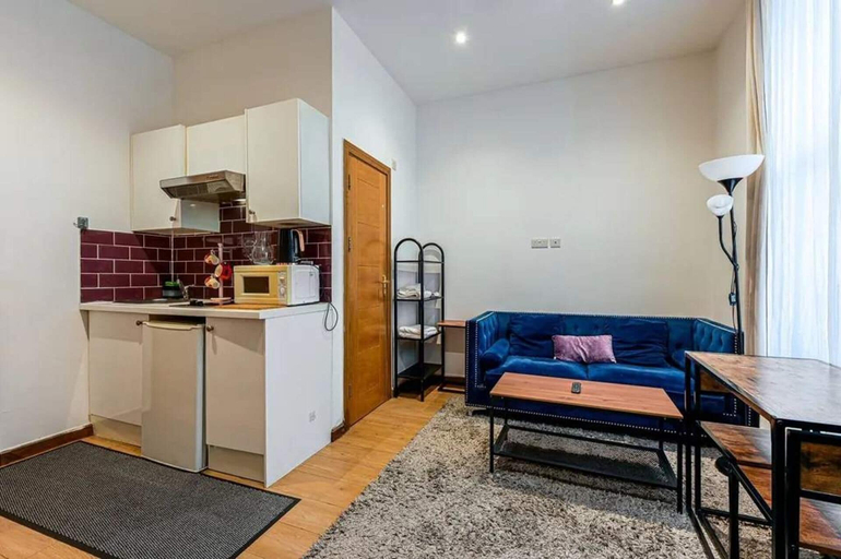 Interior, Earls Court Apt, Sleeps 3 With Private Entrance, London