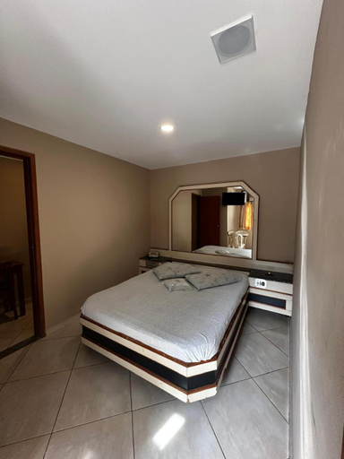 Bedroom 3, Grande Hotel, Duque de Caxias