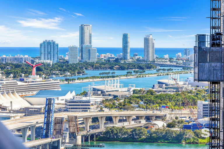 View from property, WorldCenter Miami Luxury 2 BR - Pool, Miami-Dade