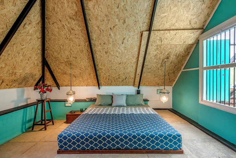 Room 4, CosmicStays Raanjai, Pune