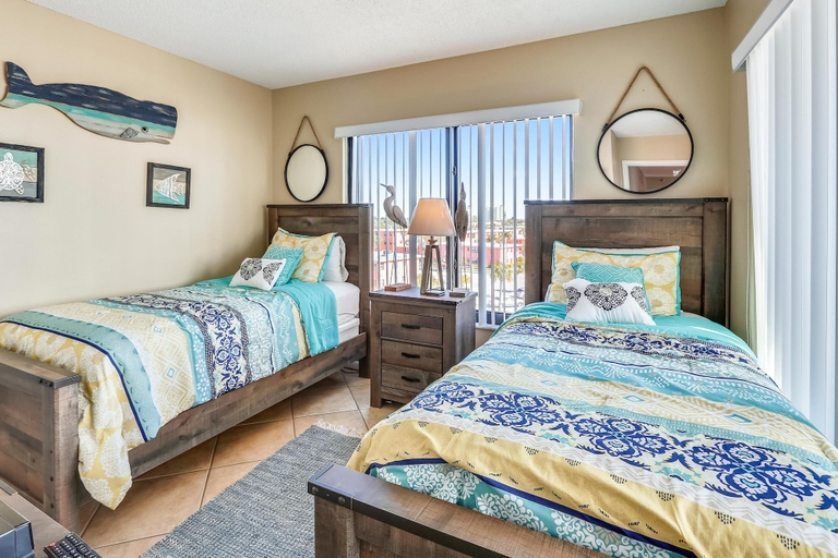 Bedroom 3, Caprice 401, Pinellas