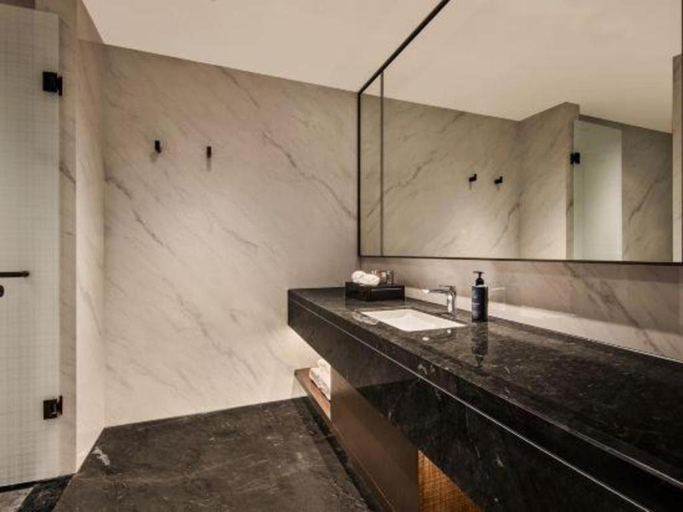 Bathroom 3, Qionghai Jin Mao Hotel, Hainan