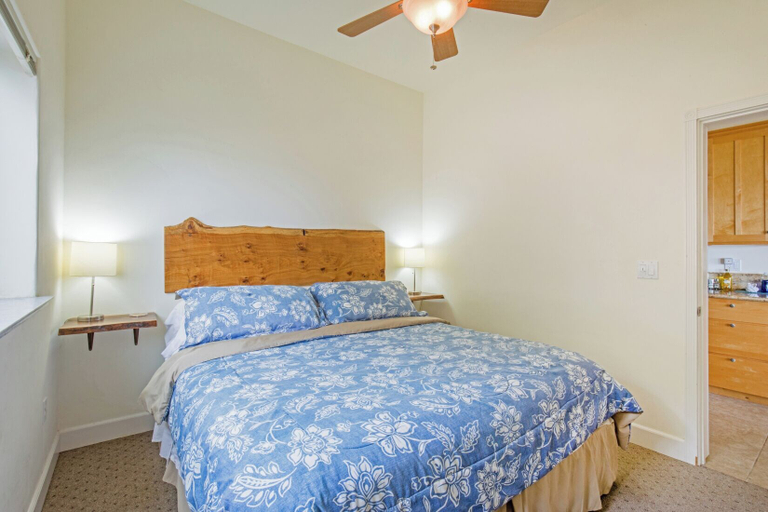 Room 3, Spyglass inn, Humboldt