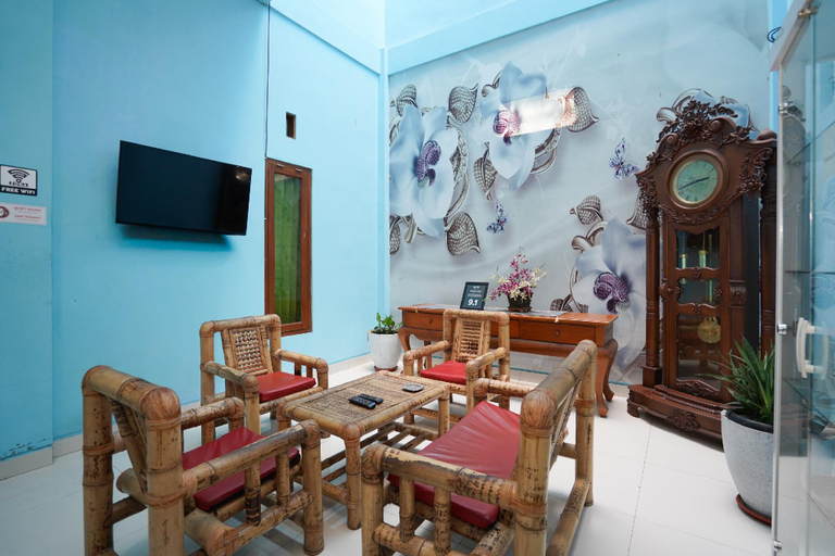 Public Area, RedDoorz Syariah near Monumen Jogja Kembali, Sleman