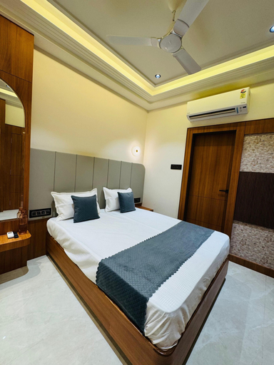Room 5, Kashi Vilas Inn, Varanasi