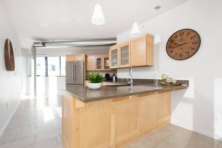 Others 4, Upscale 3BR Penthouse by CozySuites, Marion