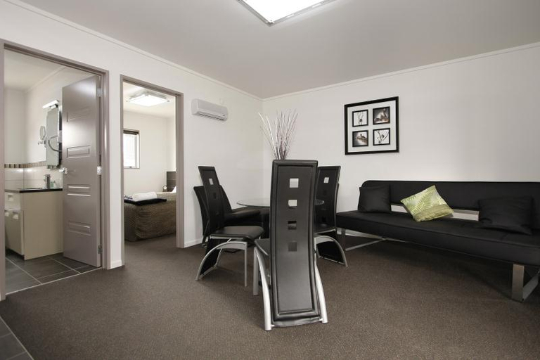 Others 4, 151 On London Motel & Conference Centre, Wanganui
