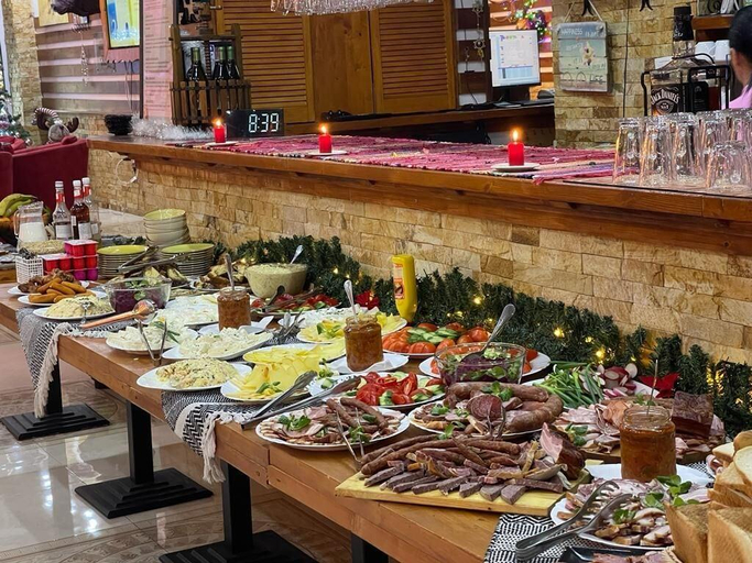 Food & Drinks 5, Cabana Sura Getilor Arinis, Gura Humorului