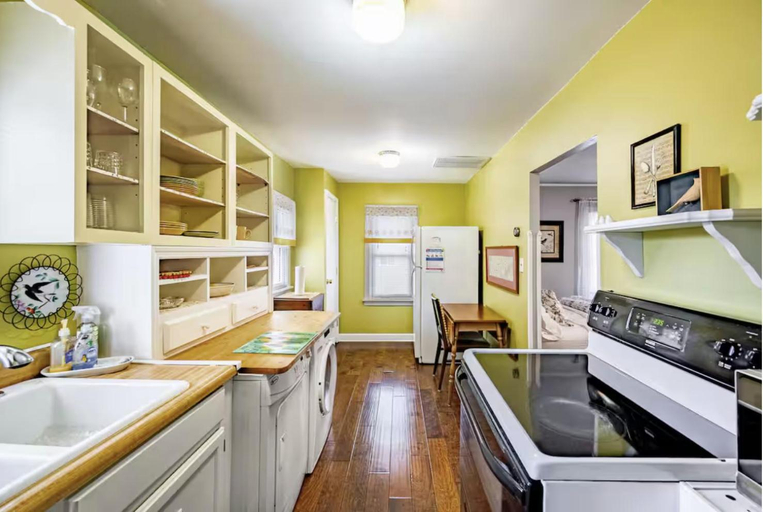 Others 4, Peaceful Private Cottage, Walk to Park & 5 Mins to Downtown, Davidson
