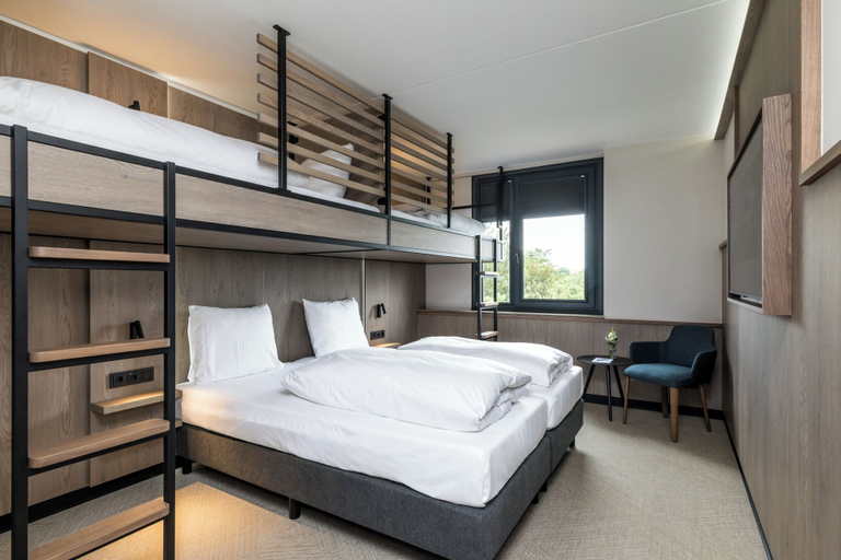 Bedroom 2, Alpine Hotel by SnowWorld, Heerlen