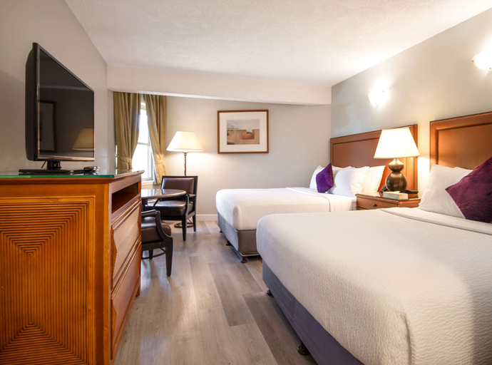 Bedroom 3, Coast Parksville Hotel, Nanaimo