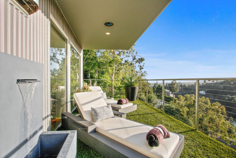 Exterior 4, Beverly Horizon, Los Angeles