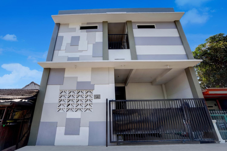 Exterior view 4, Hotel O Singgah Sini Homestay Syariah, Malang