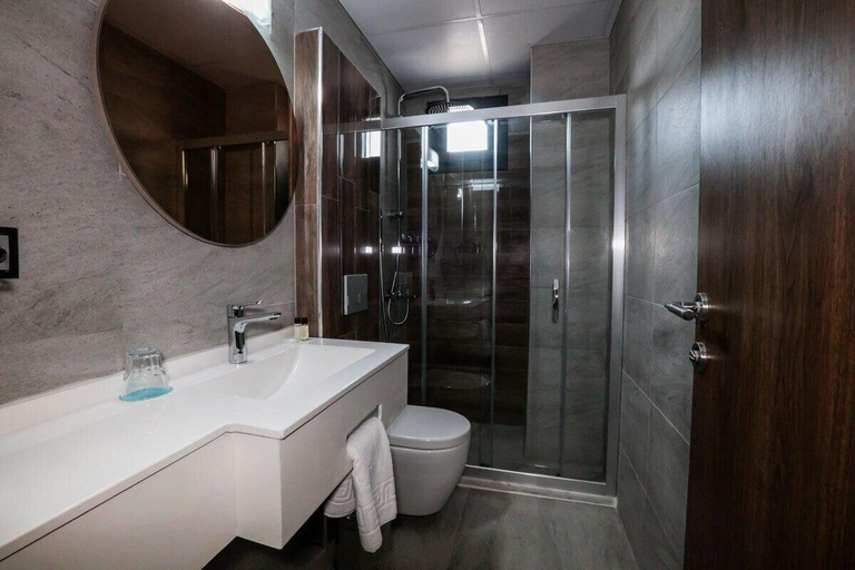 Bathroom 4, Caba Hotel & Spa, Buca