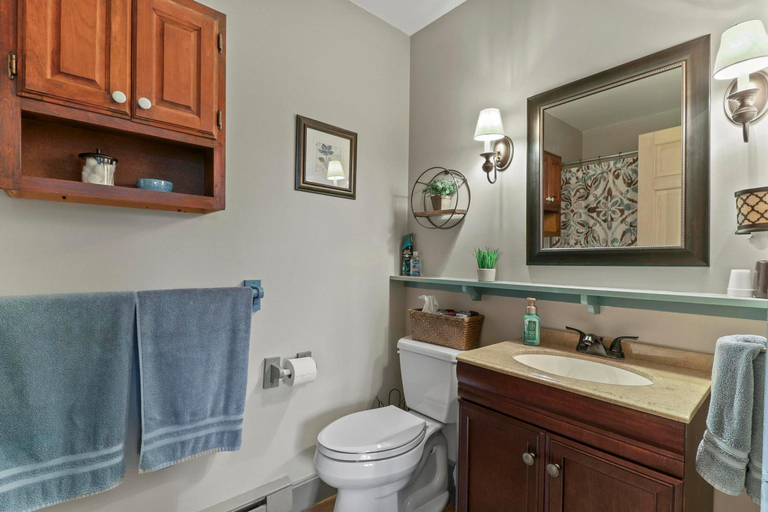 Bathroom 2, Paper Mill Pines Bed and Breakfast, Luzerne