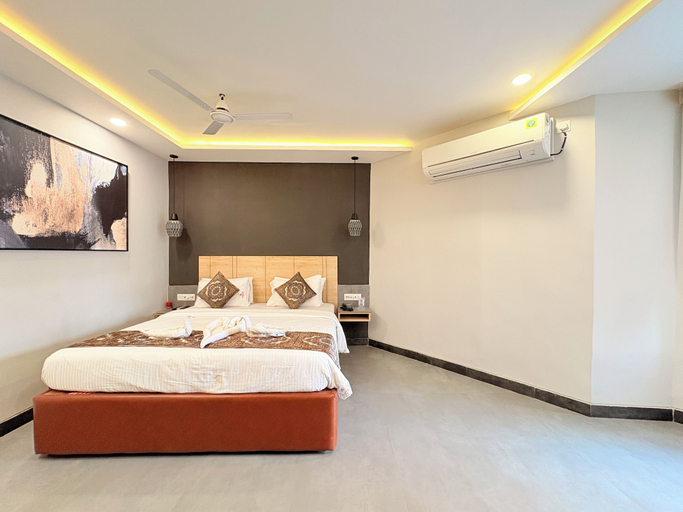 Room 2, Hotel on New Marine Drive Rd. Prabhupada, Puri