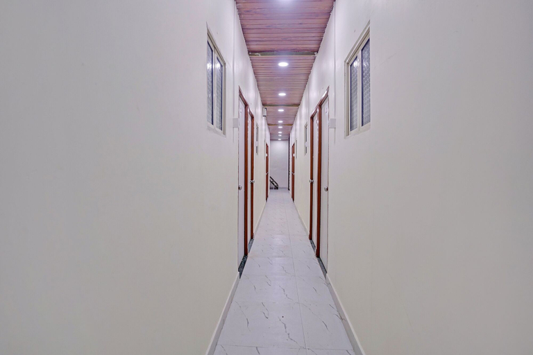 Lobby 5, Fabhotel Ram Krishna, Nashik