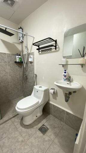 Others 2, Nuvali Studio Retreat Free Parking Fast WiFi Pool, Calamba City