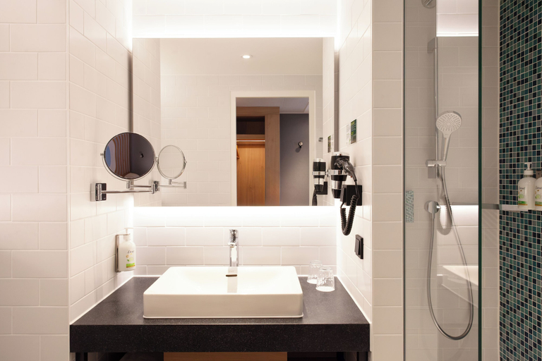 Bathroom 4, Holiday Inn RATINGEN - CITY by IHG, Mettmann