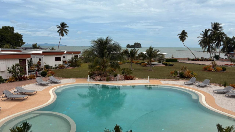 Swimming pool 5, This Great Place, Don Sak