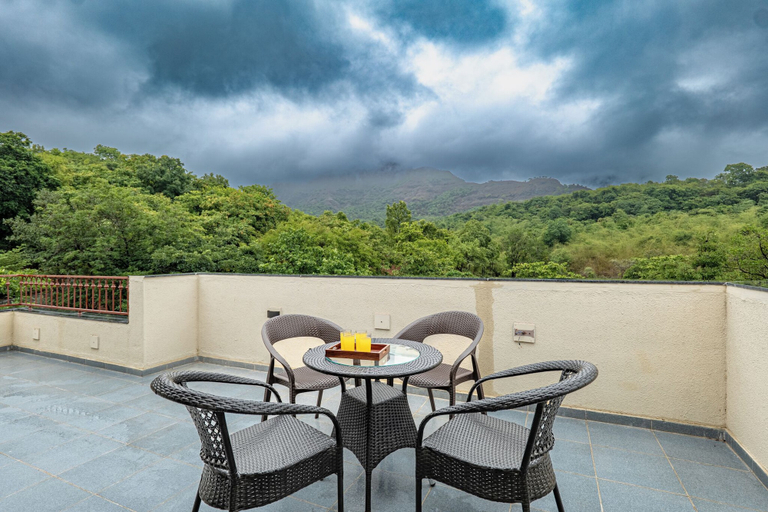 Outdoor dining 2, CosmicStays Yutori, Pune