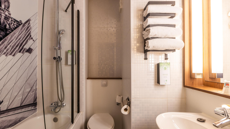 Bathroom 4, Campanile PRIME - Lyon Centre - Berges du Rhône, Rhône