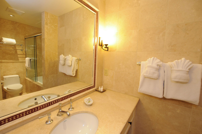 Bathroom 3, Cypress Inn, Monterey