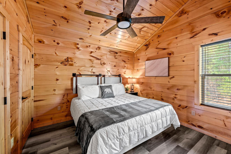 Room 2, Calling Mountains, Sevier