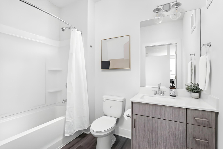 Bathroom, Modern CozySuites Studio Apartment, Marion