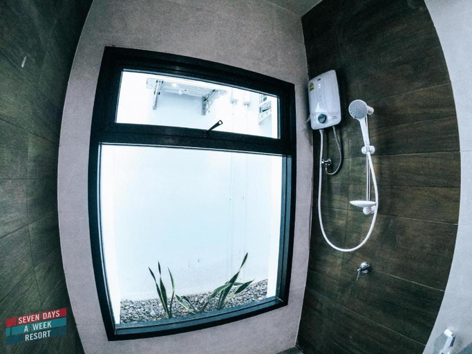 Bathroom 5, Seven Days a Week Resort, Muang Trang