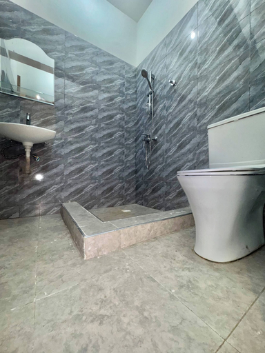 Bathroom 2, Charming 2 Bedroom House in Vibrant Ablekuma Olebu, Ga West