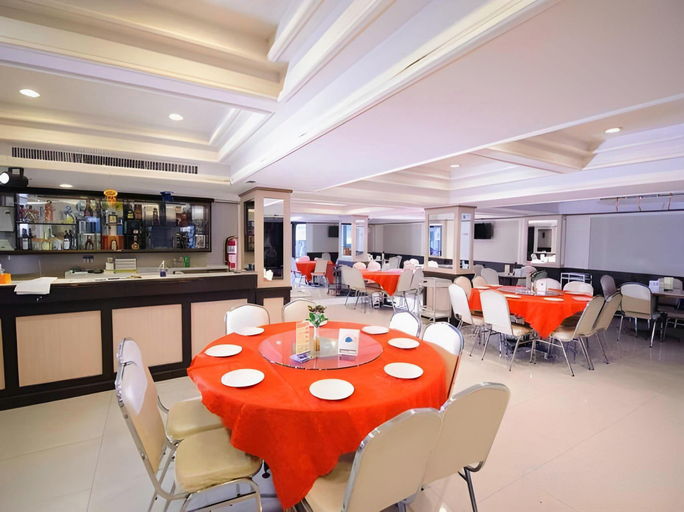 Food & Drinks 4, Cathay Hotel, Batong